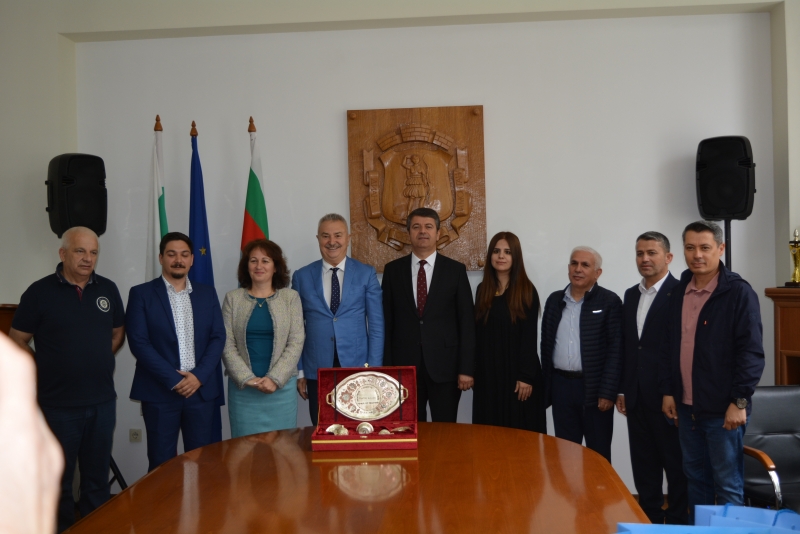 Кметът на турския град Адъяман Абдуррахман Тутдере е на посещение