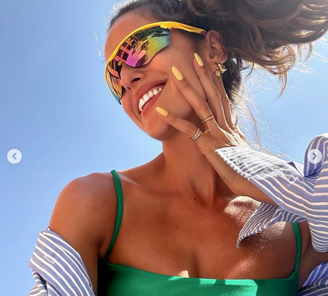 Супермоделът Изабел Гулар показа изящни извивки Тя е любима на вратаря