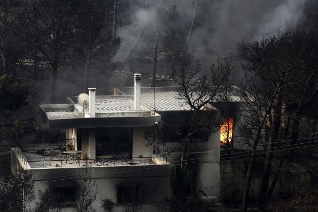 Гръцкият премиер Алексис Ципрас обяви тридневен траур за десетките жертви