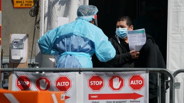 САЩ съобщиха за рекорден брой нови случаи на COVID 19 регистрирани