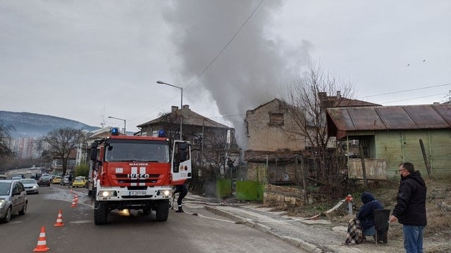 Два пожара са избухнали вчера в монтанските села Сталийска махала