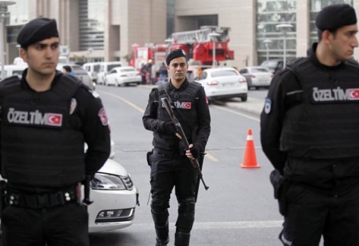 Четирима души са убити при стрелба в университет в Турция