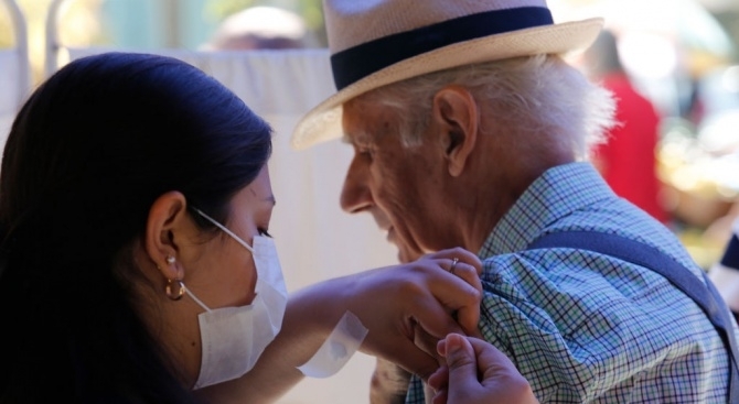 79 годишен италиански гражданин е преборил коронавирусната инфекция COVID 19 с помощта