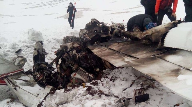 Видео и снимки от мястото на инцидента където се разби самолета