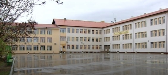 Родители на ученици от общинско училище в Банкя се събират