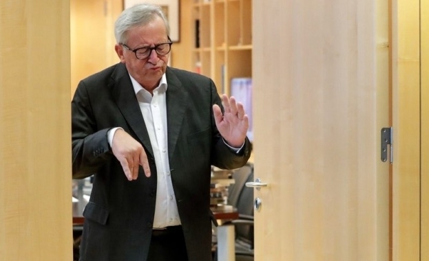 Председателят на ЕК Жан Клод Юнкер пак е в обективите на