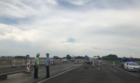 Автомобил горя в изпреварващата лента на АМ Тракия