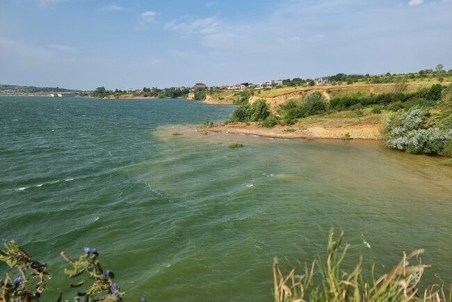 Количеството на водата във втория по големина у нас язовир