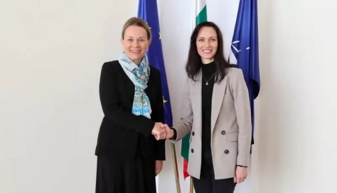 Заместник министър председателят и министър на външните работи Мария Габриел се