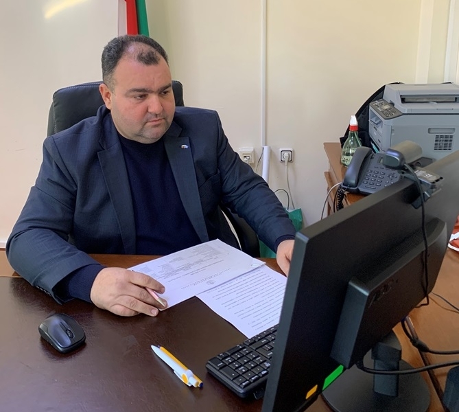 На проведеното чрез видеоконферентна връзка заседание заместник областният управител Мирослав