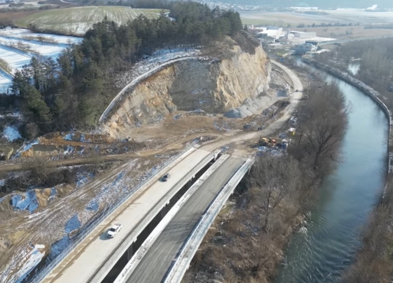 Ново видео показва напредъка по строежа на скоростния път Видин Ботевград