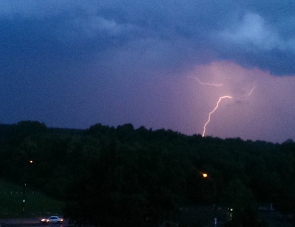 Мълния убила двама мъже в Черновицката област на Украйна Инцидентът