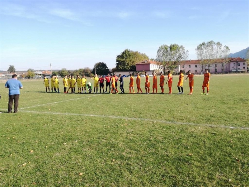 През почивните дни във Врачанската "А" Областна футболна група предстои