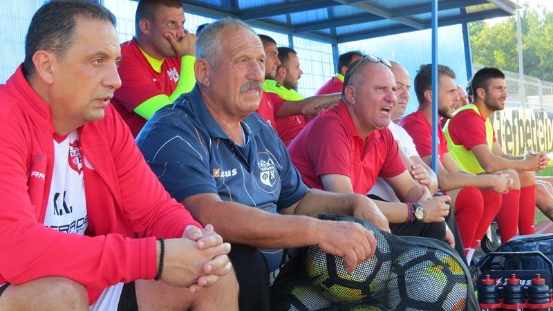 Единият от помощниците на наказания за една година старши треньор