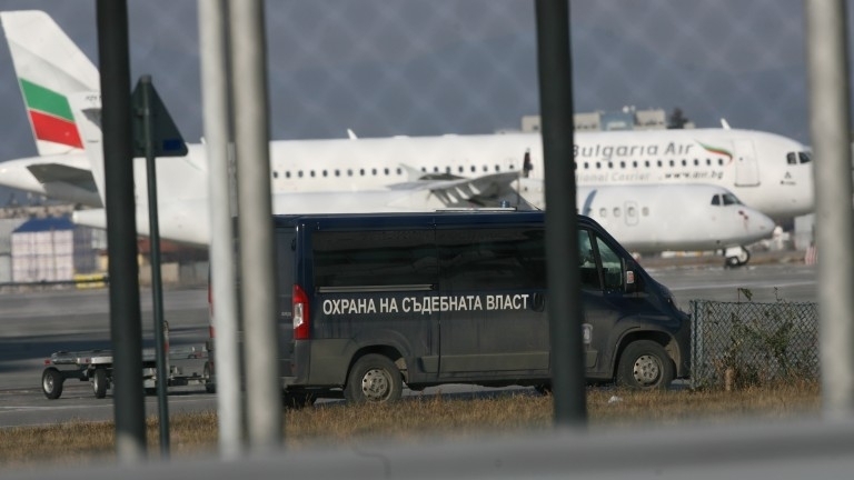 Евгения и Николай Баневи вече са на родна земя