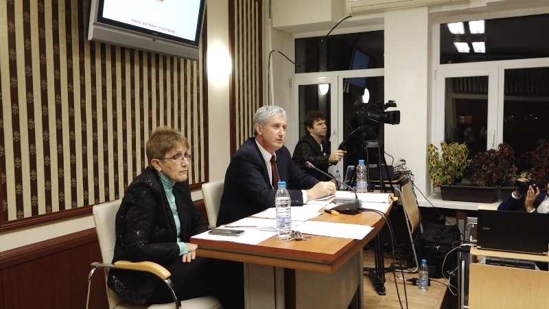 На ноемврийското заседание на ОбС Мездра бе разгледана докладна записка