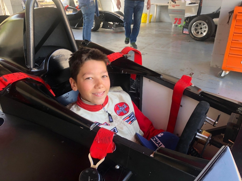 Тест с Формула Предатор и феноменална обиколка направи пилотът Мартин