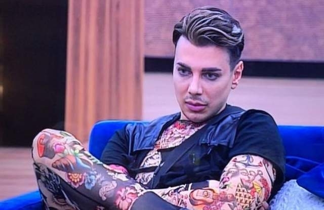 Гримьорът Валентин Кулагин преди броени минути бе вкаран с белезници