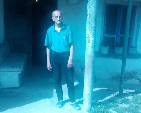 Две деца сираци от Монтана и техният баща тънещи в