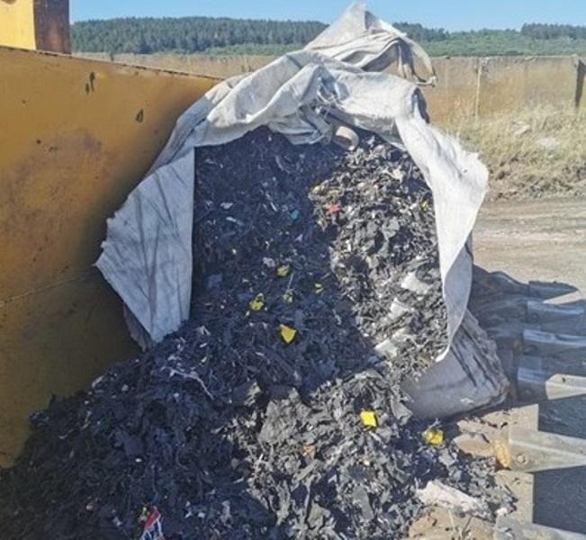 Част от отпадъците от акумулаторни батерии, открити на 1 юли