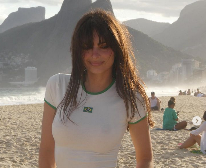 Емили Ратайковски отново разпали страстите в социалните мрежи споделяйки поредица