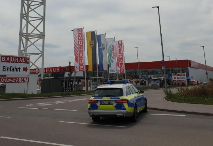 Самолет се срути върху строителен магазин в Германия Инцидентът е