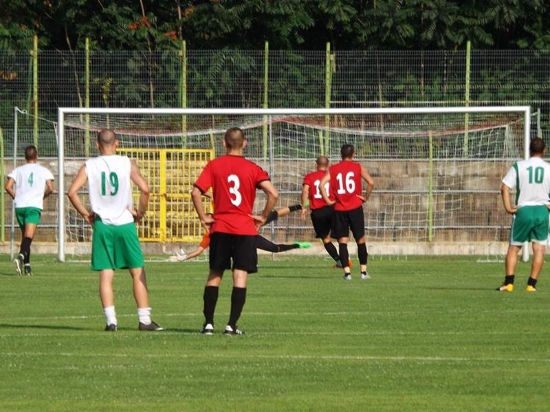 В контролна среща по футбол отборът на "Ком" (Берковица) завърши