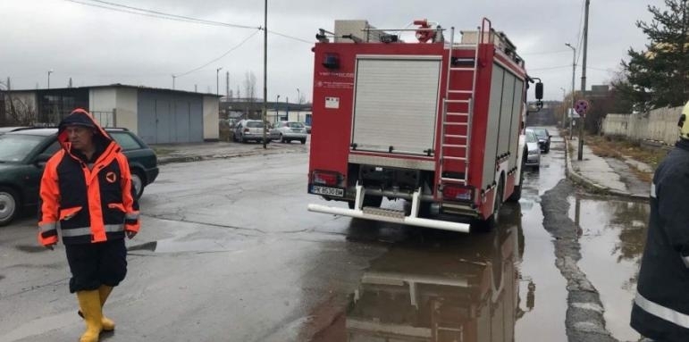 През последните два дни в Пожарната са подадени 64 сигнала