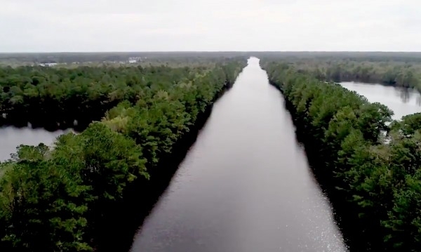 Много райони в югоизточните Съединени щати остават наводнени след преминаването
