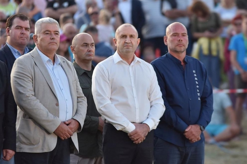 Президентът Румен Радев заяви пред журналисти на Рожен където продължават