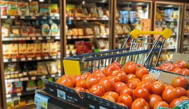 Цените на основните хранителни стоки на борсите в страната остават