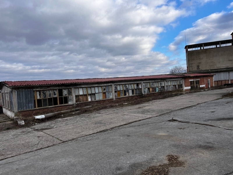 Областната администрация и МВР иззеха незаконно ползвани сгради в Бели