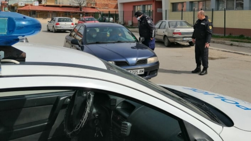 Сливенската полиция обяви за общодържавно издирване двама души съобщиха от