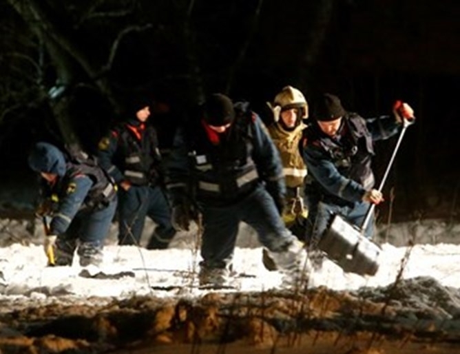 На мястото на катастрофата на руския Ан 148 в Подмосковието