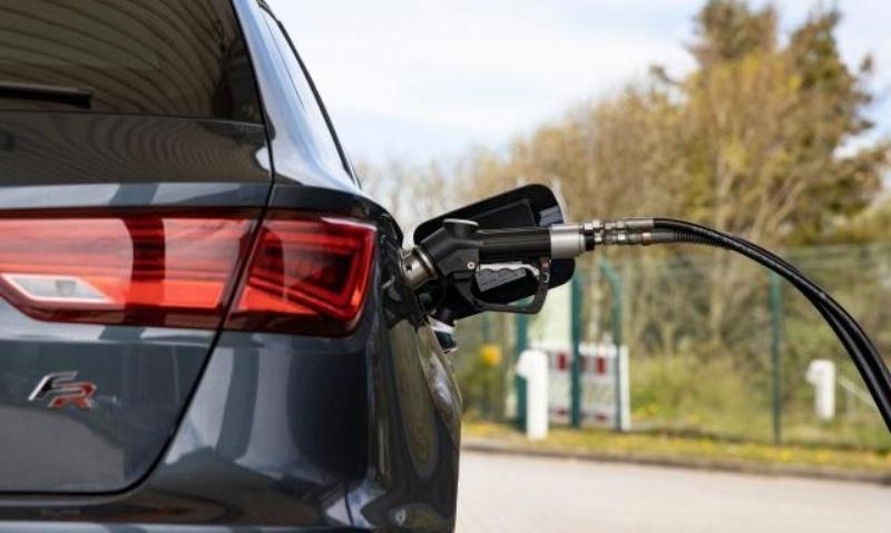 Цените на колонките на бензиностанциите у нас си остават все