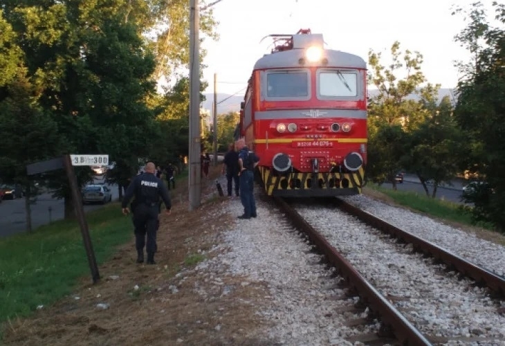 Бързият влак София Варна удари възрастен мъж край село