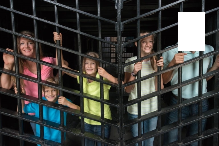 Учениците от Икономическия техникум в Монтана Алис К и Андрей