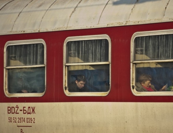 Бързият влас от Бургас до София е закъснял с 5