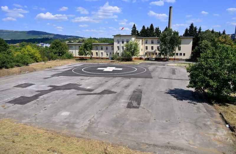 Откриха хеликоптерната площадка в монтанската болница научи BulNews  
Тя се намира между