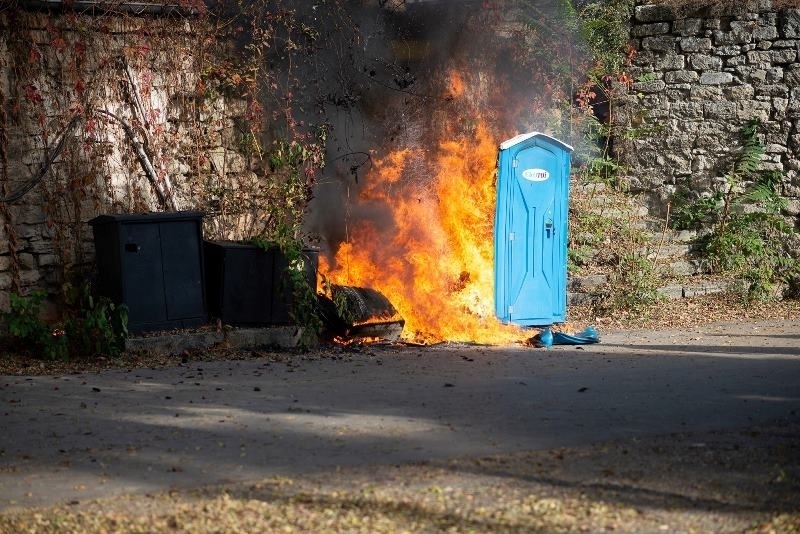 Химическа тоалетна горя във Врачанско съобщиха от МВР Вчера малко