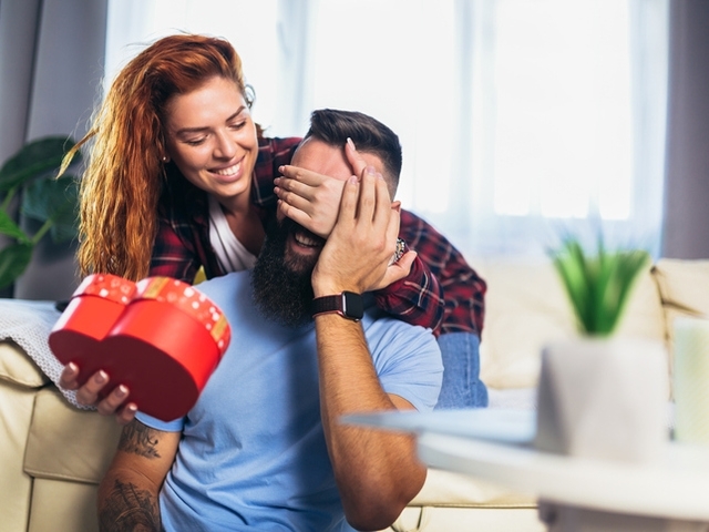 Свети Валентин е един от най противоречивите празници свързани с любовта Обикновено