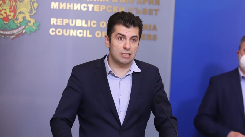 Кабинетът ще обсъди оставката на военния министър Стефан Янев на