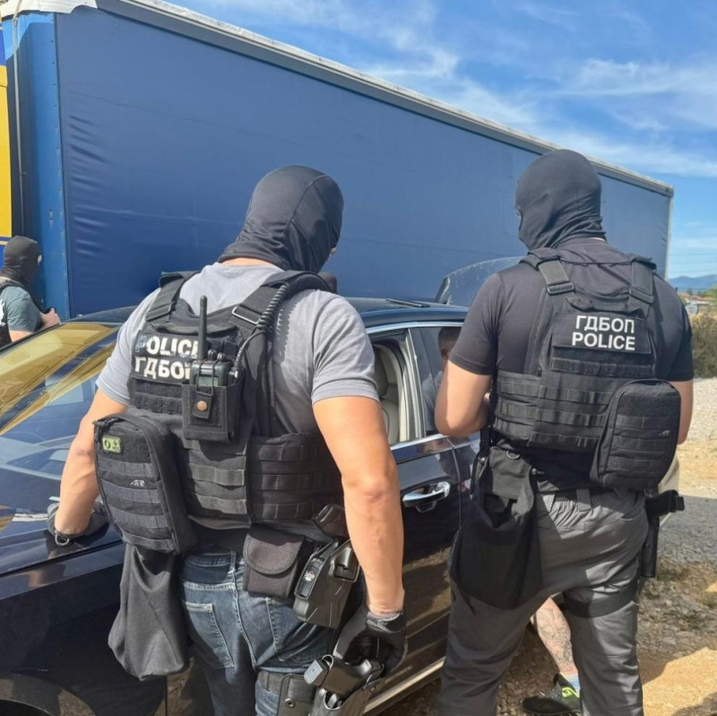 Спипаха двама мъже с 15 кг канабис в София след