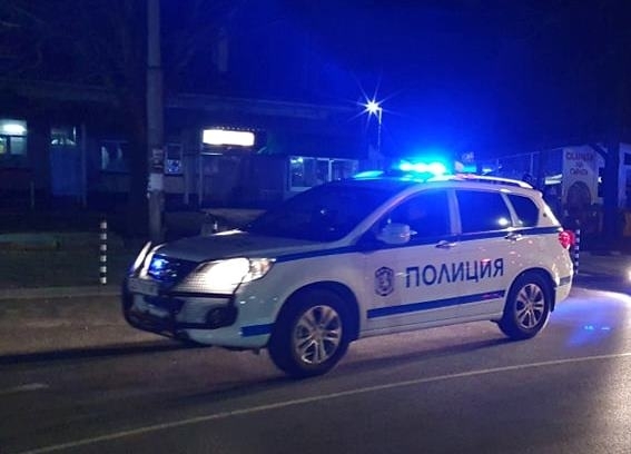 Този див Северозапад! Разярен мъж се нахвърли на кмета на Фурен