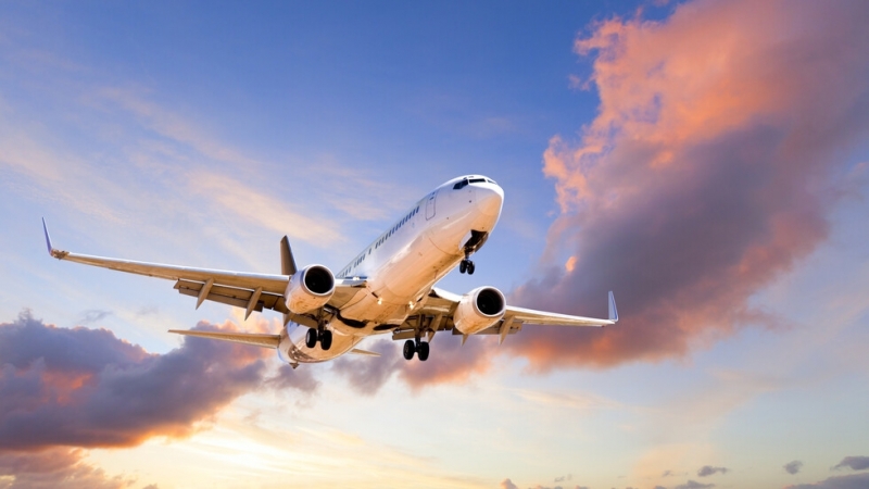 Самолет на Уралските авиолинии Еърбъс А321 с 234 души на