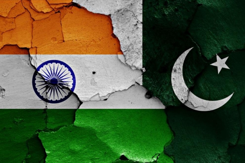 Пакистан заяви че е нанесъл въздушни удари в индийската част