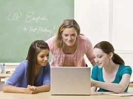Ученици от Софийската математическа гимназия подготвят стажантска платформа за свързване