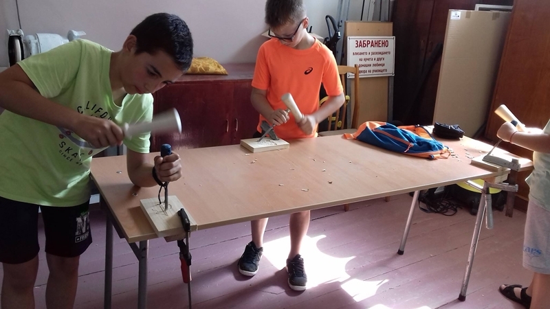 Лятна академия по предприемачество Новите стари занаяти започна в Първо основно училище