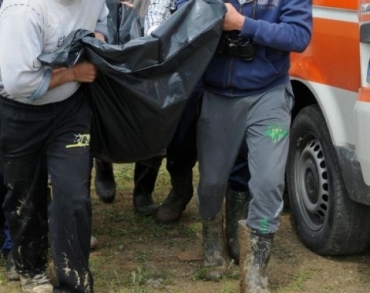 Труп на мъж е открит на около 500 м от