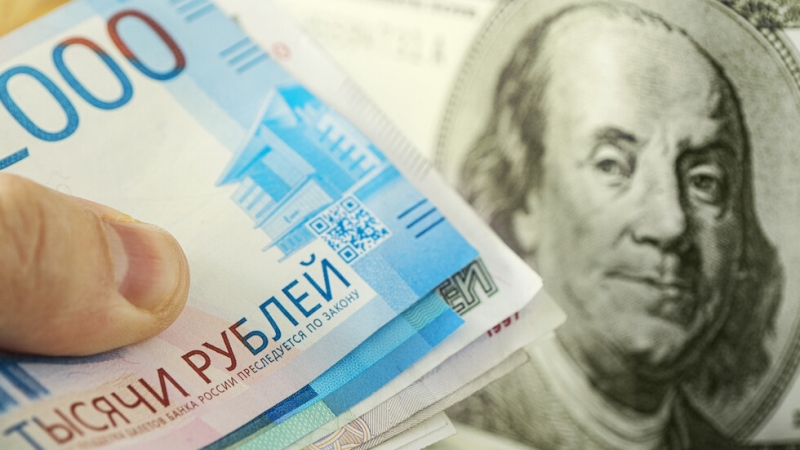 Руската рубла се възстанови до нивото на което беше когато